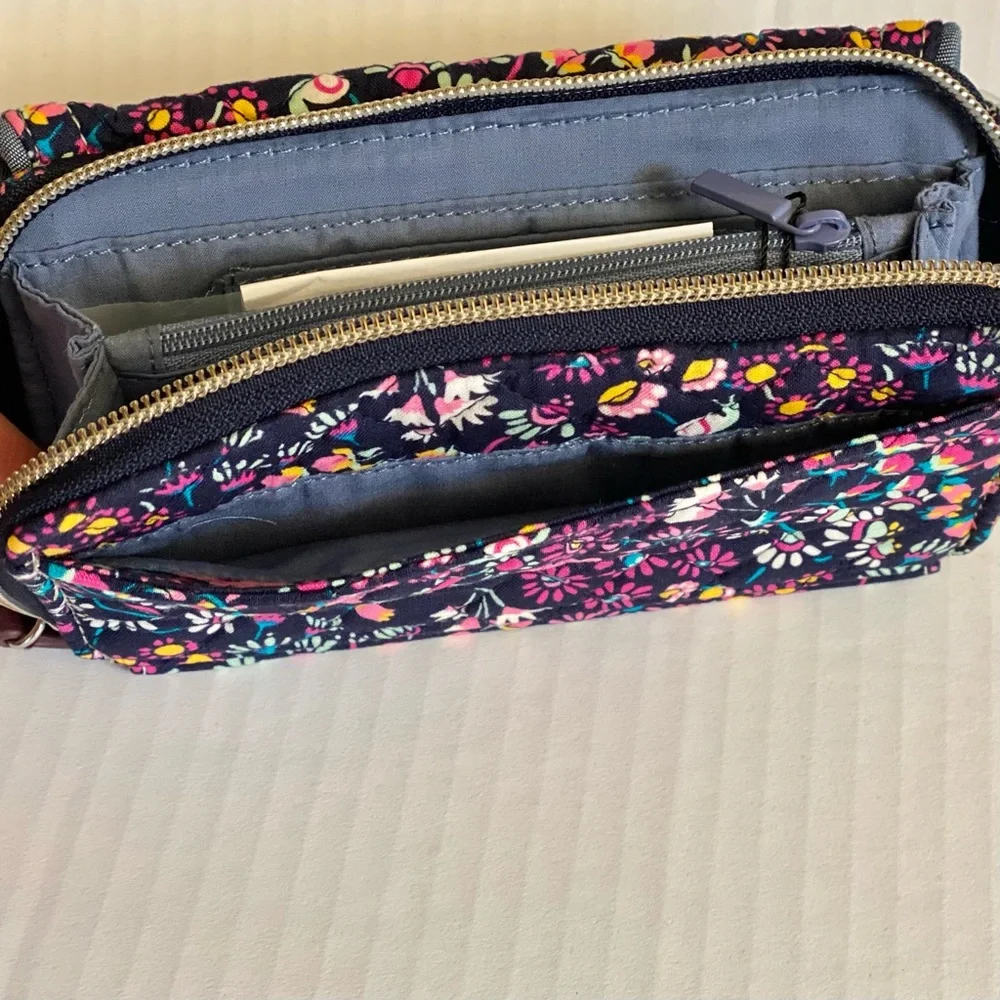 NWT Vera Bradley VBU RFID Compact Crossbody Bag in Petite Garden - Picture 10 of 14